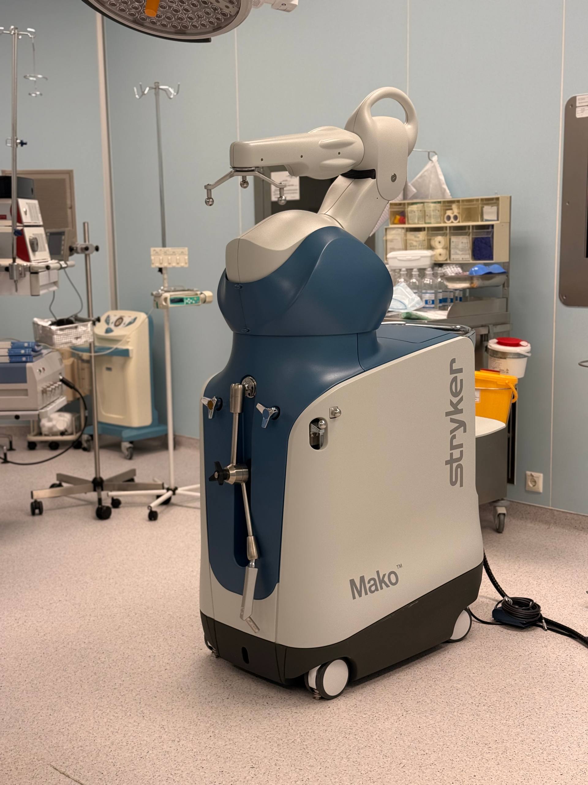 Роботизированная система MAKO Stryker в операционной